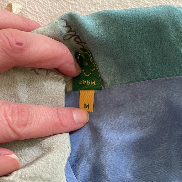 Farm long dress 100% silk - minor flaws (see pictures) - Picture 6 of 16